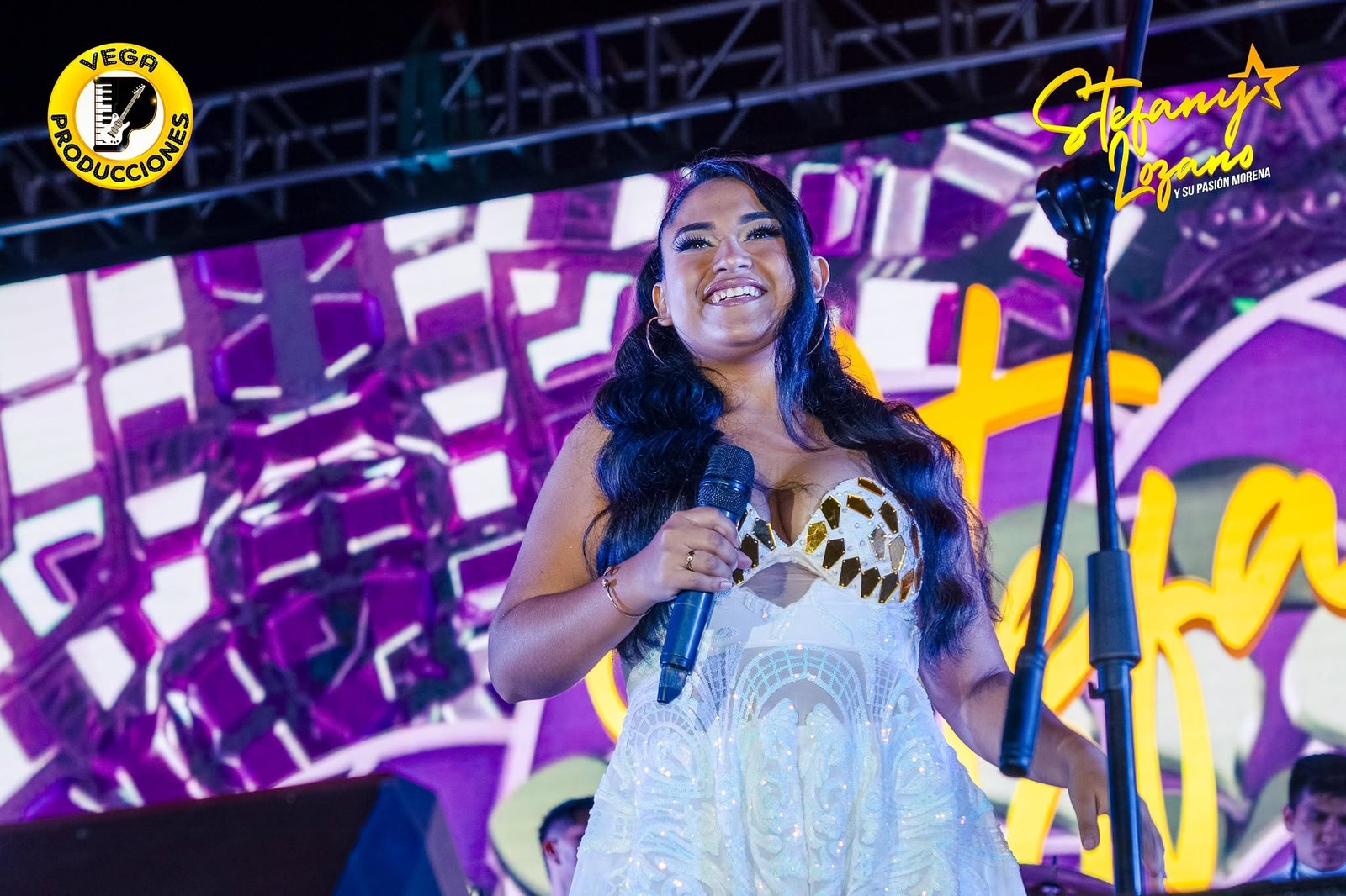 Estefany Lozano y su Pasion Morena
